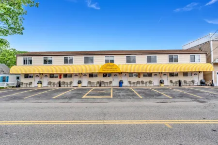 Tranquil Coastal Haven - WiFi, Panoramic Ocean Views Отели рядом с достопримечательностью «Палас Плейленд»