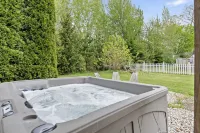 Hot Tub and Cozy Gatherings Await - Charming Lakeside Retreat