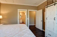 Private Entrance and Fully Equipped Kitchen - Tranquil Family Haven Hotel a Fairview