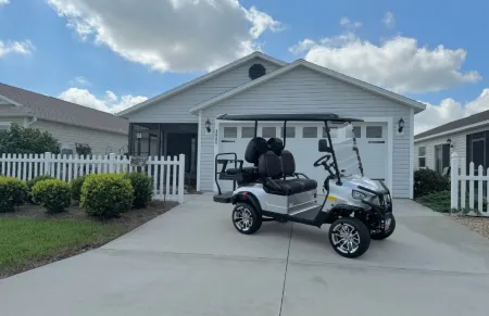 Golf Cart and Access to Recreation Center - Stylish Tranquil Villa