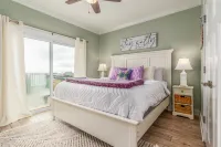 Expansive Beachfront Area and Elevated Deck - Stunning Coastal Retreat