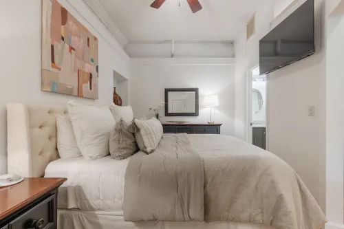 Cozy Indoor Fireplace and Spacious Living Area - Charming Oasis