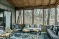 Innsbrook Lakeside Chalet with Private Dock