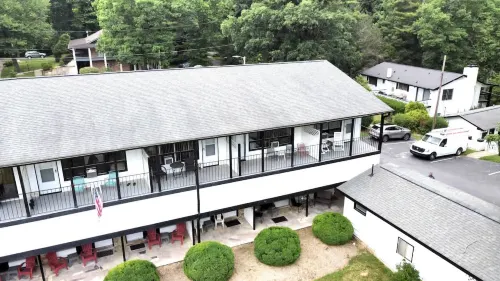 Mill House Retreat Hotels in Flat Rock