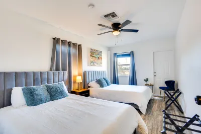 Splash! Pool Home Sleeps up to 12! Fun! Hotels near Sam's Club
