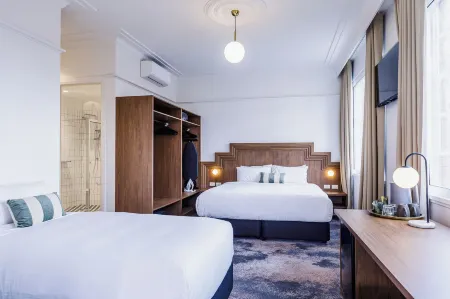 The Lakes Hotel, Rosebery Отели рядом с достопримечательностью «Библиотека Грин сквер»