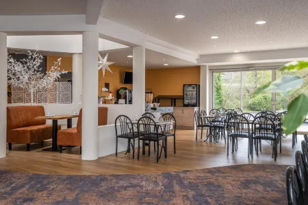 The Originals City, Hôtel des Arènes, Saintes Отели в г. Корм-Руайяль