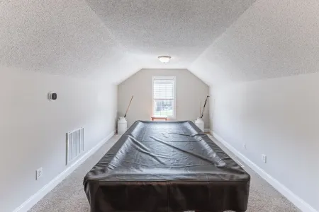 Tranquil 4-bedroom spacious home in charming Huntsville