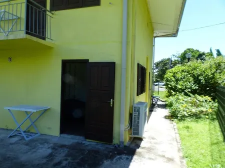 Au Petit Canal Fleuri