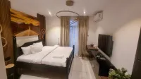 Embassy Gardens Luxury Suites Cpg