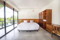 Deluxe Apartments Azure