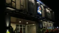 AS HOTEL Hotel dekat Toserba Yogya Slawi.