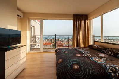 Roel Residence Hotels in Єленіте