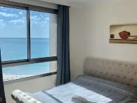 Spacious Sea View Apartment โรงแรมในไฮฟา