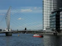 Quay Apartments Hotel a Salford