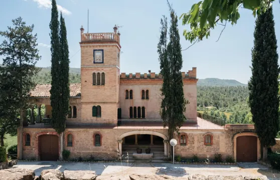 卡斯特爾諾的帶森林小徑小屋