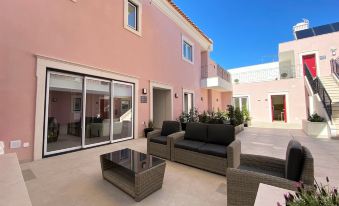 Cardeal Suites & Apartments