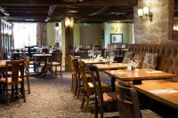 Hadley Bowling Green Inn - بار