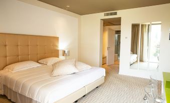 One Hotel & Restaurant