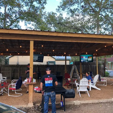 The Oak Motel
