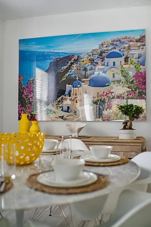 Santorini House - 3 Bed 2 Bath in Wilton Manors - Walking Distance to Wilton Drive