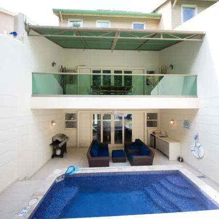 Barefoot Luxury - Pool & Walk to Holetown Beach