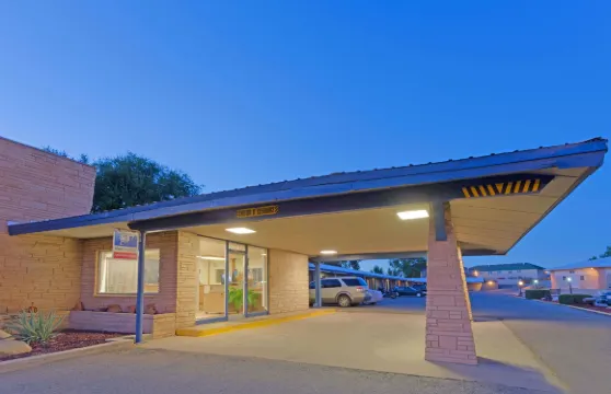 梅薩維德附近的郊區套房酒店