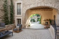 Domaine les Martins - Gordes Hotels in Oppède