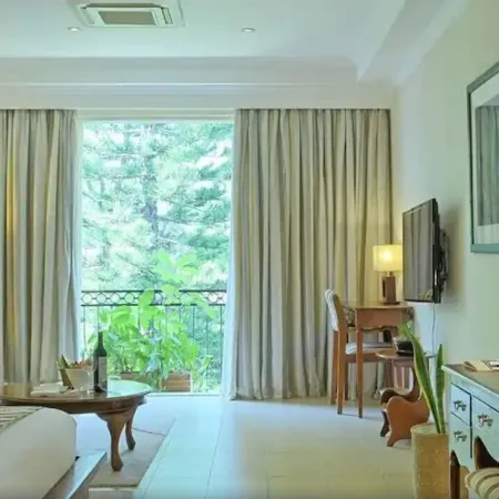 Sovereign Hotel