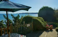 The Cottage - Sea Views, Direct Access to Beach, Pet Friendly Hotels in Amroth