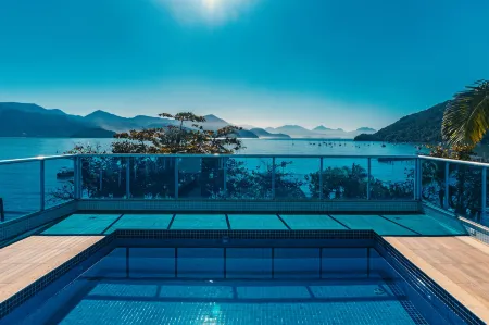 Ubatuba Praia Hotel Отели рядом с достопримечательностью «Ubatuba Bus Station»