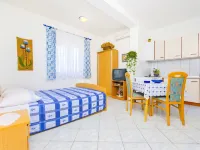 Apartments Mario Hotels in Novalja