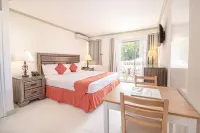 Worthing Court Apartment Hotel Hotels near Pebbles Beach