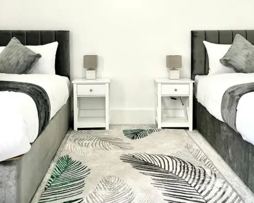 斯特魯德之家 - 可住6人 - 適合團體和家庭(Strood Home-Sleeps 6-Great for Groups & Families) 斯特魯德酒店