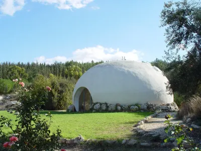 เนเว ชาลอม โรงแรมใน