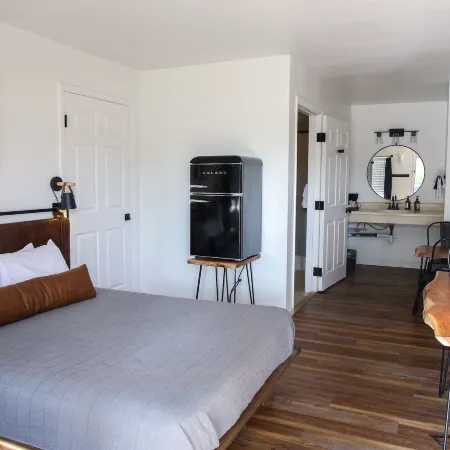 Trailhead Cabins & Lodging