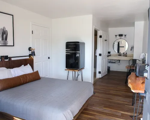 Trailhead Cabins & Lodging Hotels in Meeker