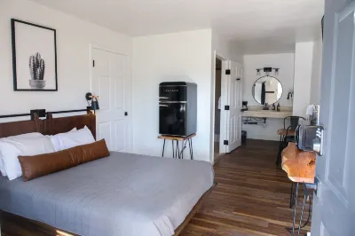 Trailhead Cabins & Lodging Hotels near Meeker Drugs, Inc