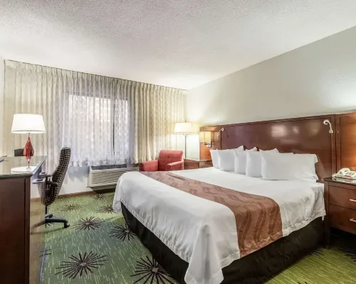 Quality Inn & Suites Hotels in Albert Lea