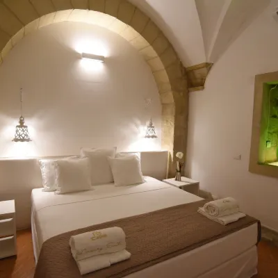 Cadelli Luxury Suite & Apartments Hotels near Old Town