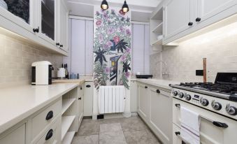 JOIVY Eclectic & Design Led 3Br Apt Near Edinburgh Castle