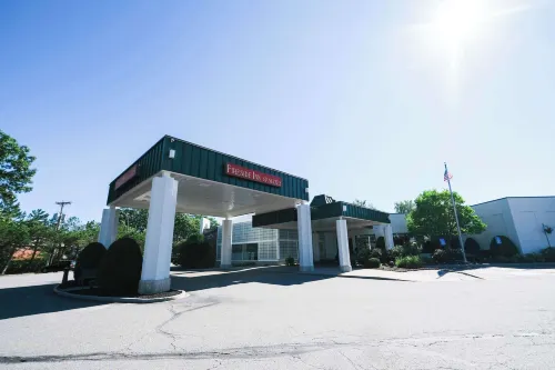 Fireside Inn & Suites Portland فنادق في بورتلاند