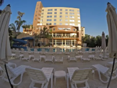 Cosmopolitan Hotel Hotels in Matn