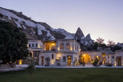 Lunar Cappadocia Hotel Отели в г. Горем
