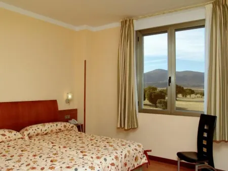 Complejo El Carrascal Отели в г. Навадихос