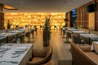 Crystal House Suite Hotel & Spa