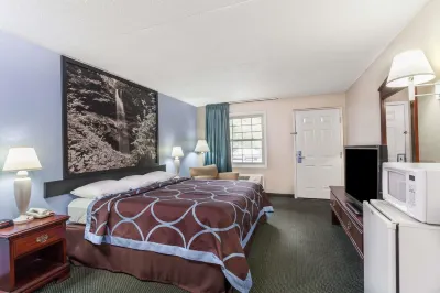 Super 8 by Wyndham Kingston Hotels in Kingston