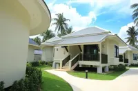 Wis Beach Khanom Hotels near Nai Phlao Beach
