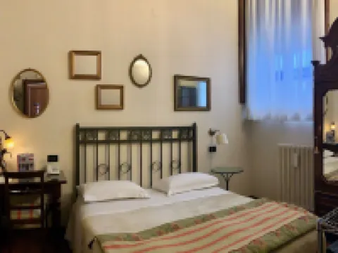 โรงแรมเดปราตี โรงแรมในแฟร์รารา