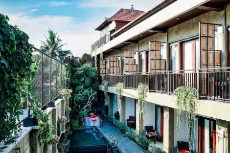 The Swaha Ubud Hotel Отели рядом с достопримечательностью «Kampus FKIP UNMAS»